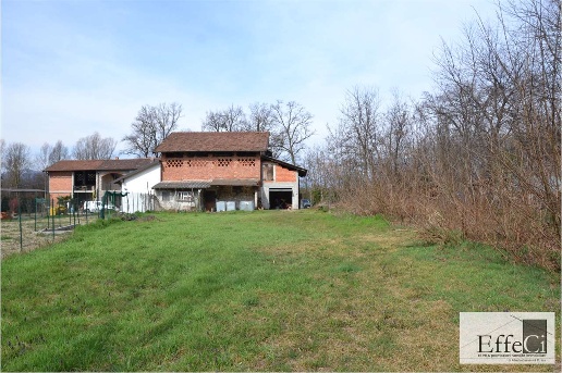 casale in vendita a Brebbia