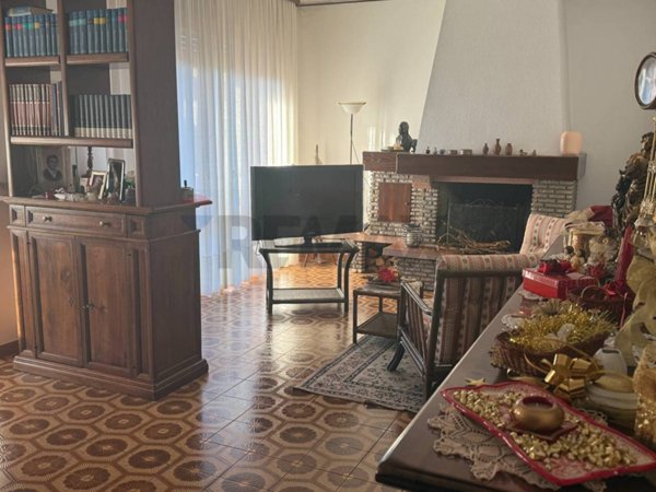 casa indipendente in vendita a Brebbia