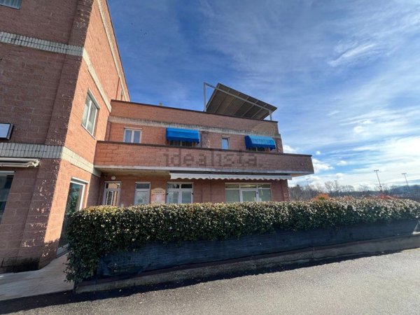 appartamento in vendita a Brebbia in zona Villaggio Europa