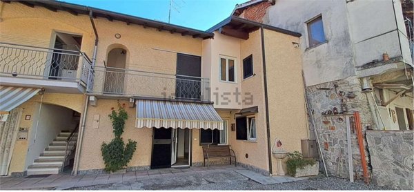casa semindipendente in vendita a Brebbia in zona Villaggio Europa