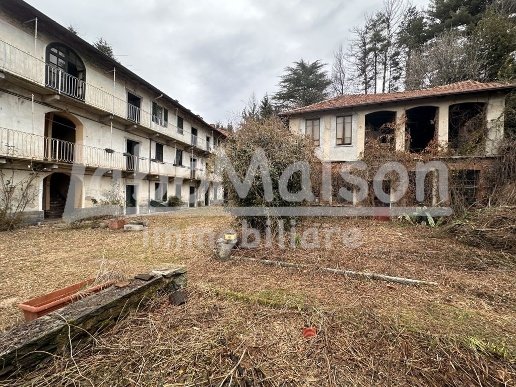 casa indipendente in vendita a Brebbia in zona Villaggio Europa