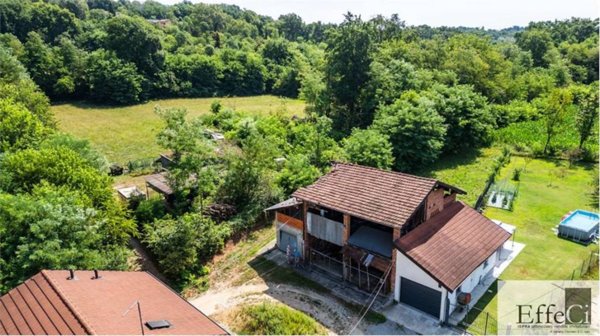 casa indipendente in vendita a Brebbia in zona Villaggio Europa