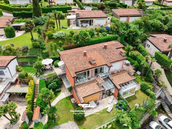 casa indipendente in vendita a Brezzo di Bedero