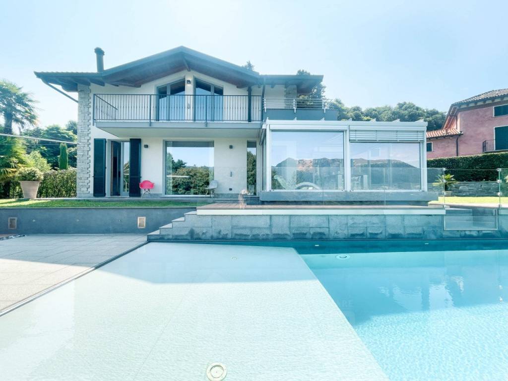 casa indipendente in vendita a Brezzo di Bedero