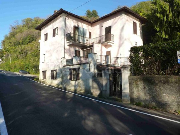 appartamento in vendita a Brezzo di Bedero