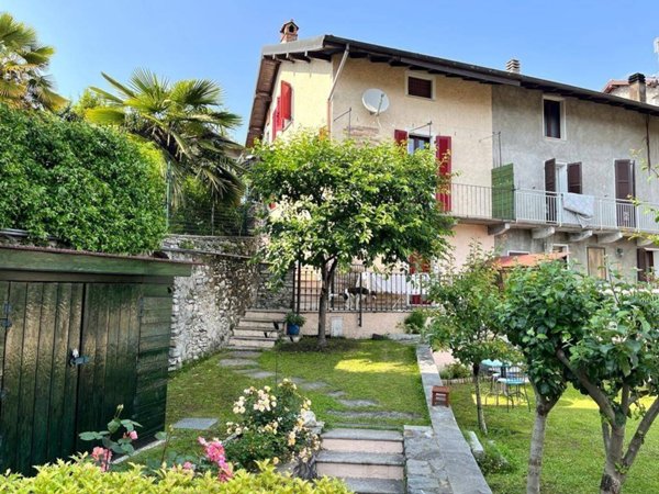 appartamento in vendita a Brezzo di Bedero