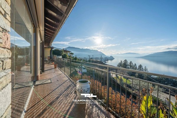casa indipendente in vendita a Brezzo di Bedero