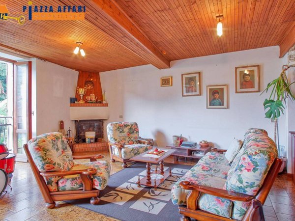 casa indipendente in vendita a Brezzo di Bedero in zona Bedero