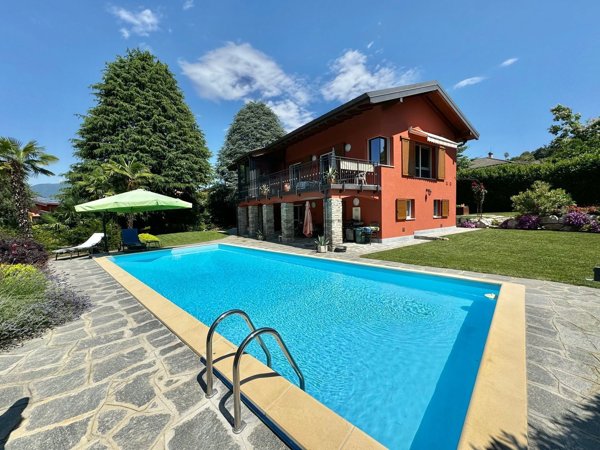 casa indipendente in vendita a Brezzo di Bedero
