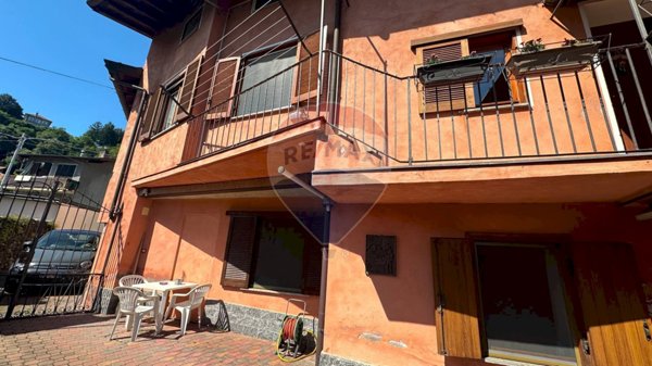 casa indipendente in vendita a Brezzo di Bedero