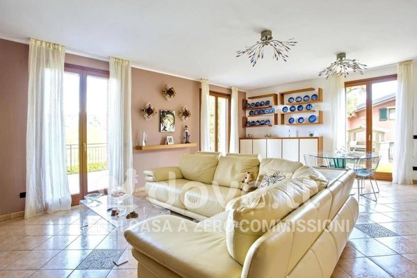 casa indipendente in vendita a Brezzo di Bedero