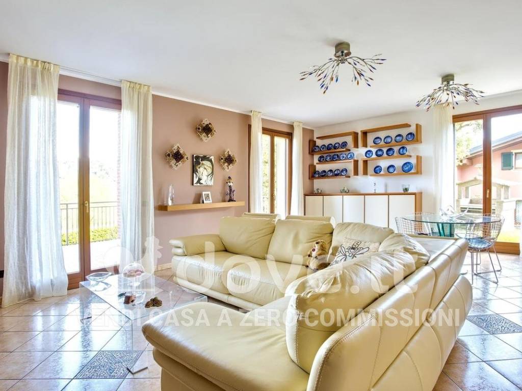 casa indipendente in vendita a Brezzo di Bedero