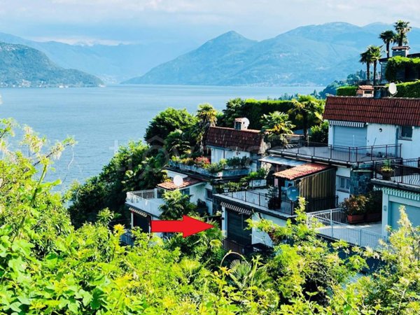 casa indipendente in vendita a Brezzo di Bedero in zona Bedero