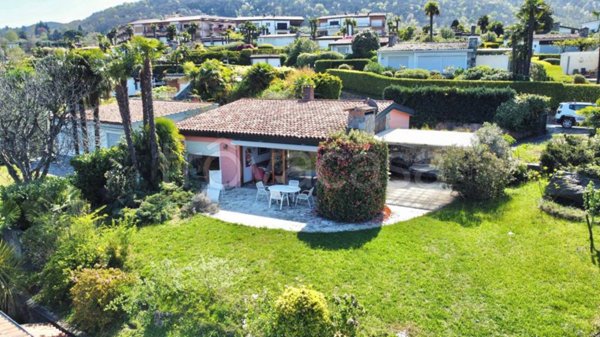 casa indipendente in vendita a Brezzo di Bedero in zona Bedero