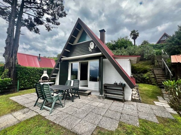 casa indipendente in vendita a Brezzo di Bedero in zona Villaggio Olandese