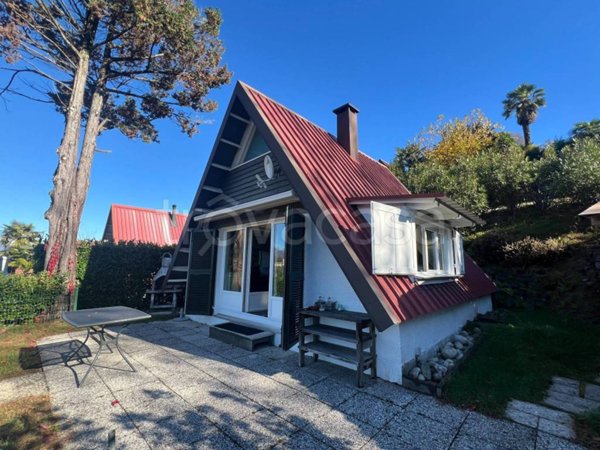 casa indipendente in vendita a Brezzo di Bedero in zona Villaggio Olandese