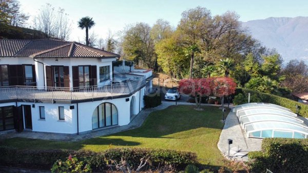 casa indipendente in vendita a Brezzo di Bedero in zona Bedero