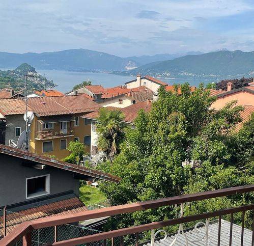 casa indipendente in vendita a Brezzo di Bedero in zona Bedero