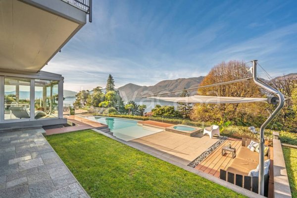 casa indipendente in vendita a Brezzo di Bedero in zona Bedero