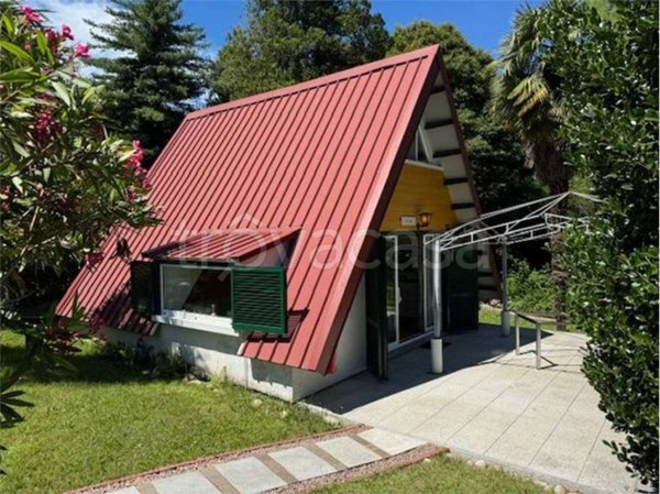 casa indipendente in vendita a Brezzo di Bedero in zona Brezzo