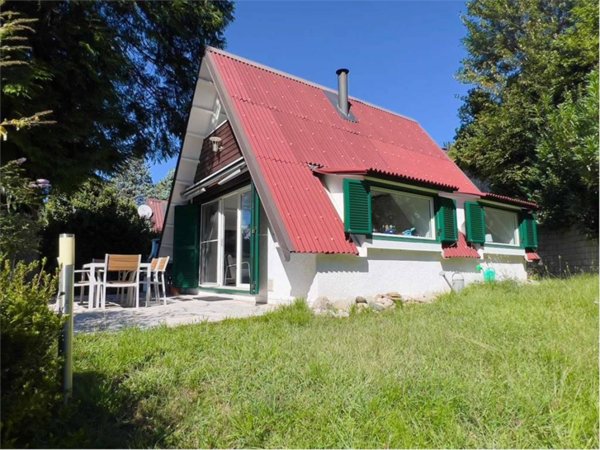 casa indipendente in vendita a Brezzo di Bedero in zona Villaggio Olandese