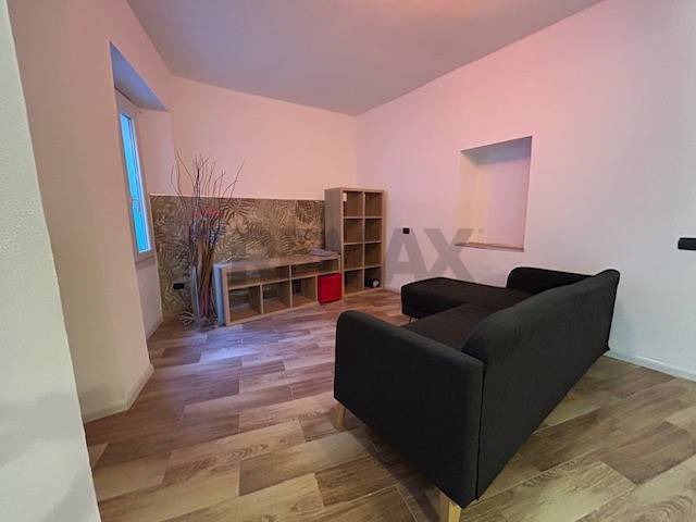 casa indipendente in vendita a Brezzo di Bedero in zona Brezzo