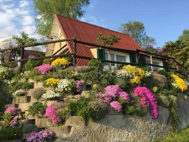 casa indipendente in vendita a Brezzo di Bedero in zona Villaggio Olandese