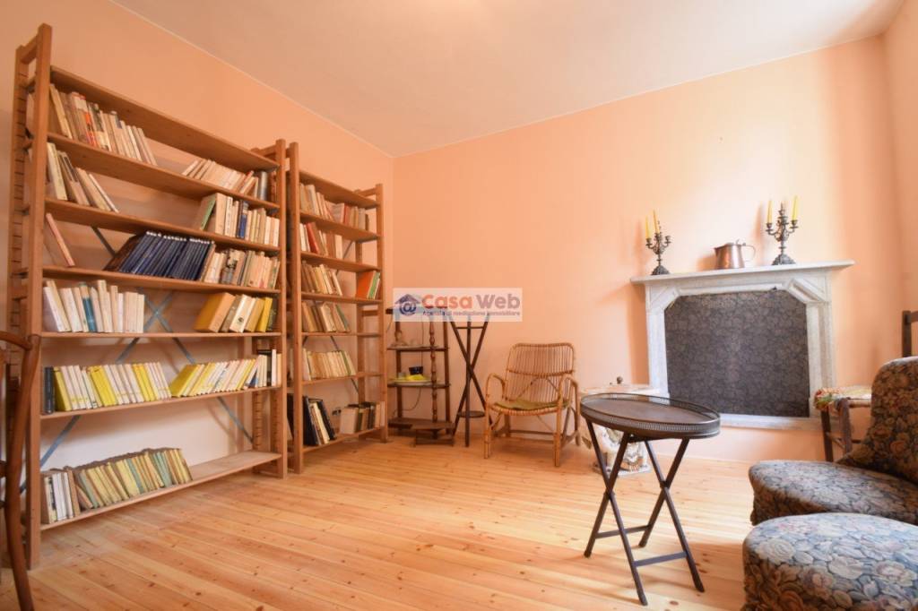 casa indipendente in vendita a Brezzo di Bedero