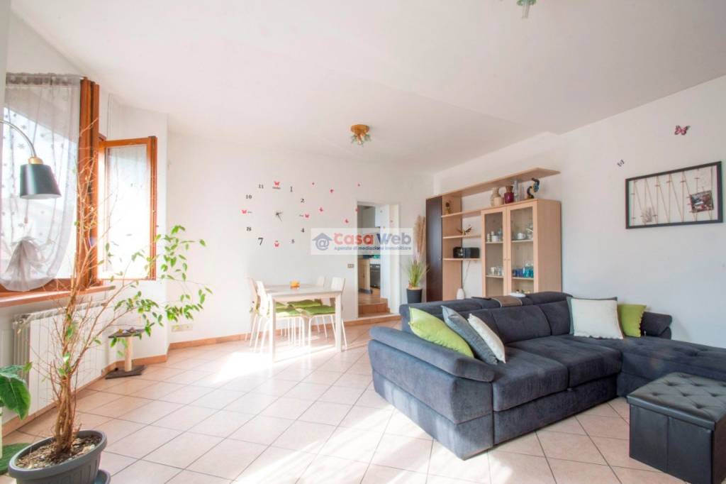 casa indipendente in vendita a Brezzo di Bedero