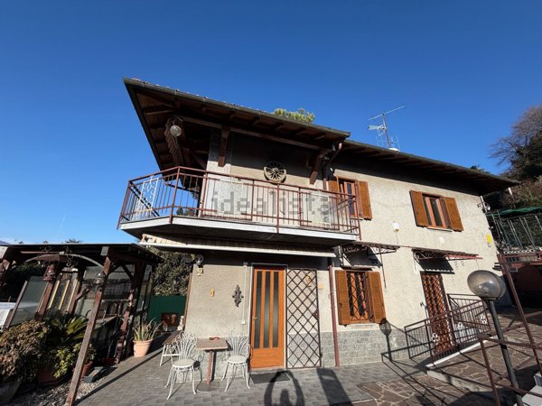 casa indipendente in vendita a Brezzo di Bedero