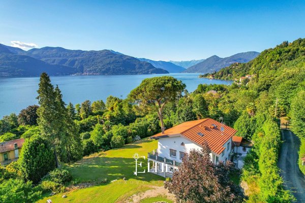 casa indipendente in vendita a Brezzo di Bedero in zona Bedero