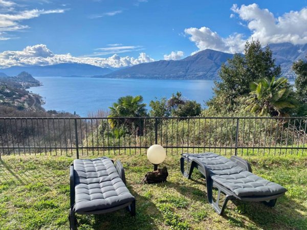 appartamento in vendita a Brezzo di Bedero in zona Bedero