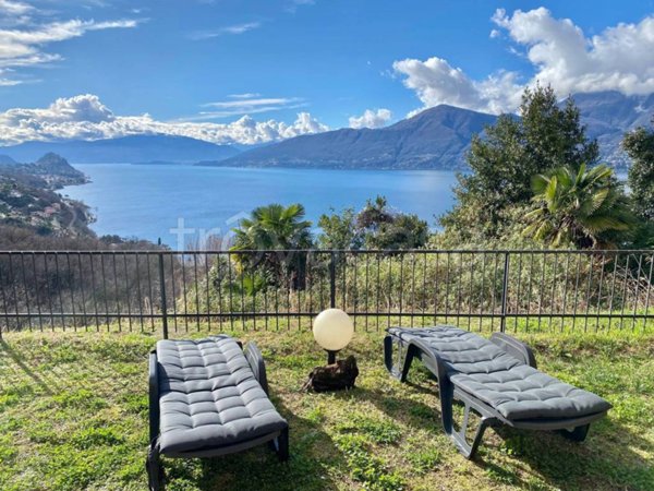 appartamento in vendita a Brezzo di Bedero in zona Bedero