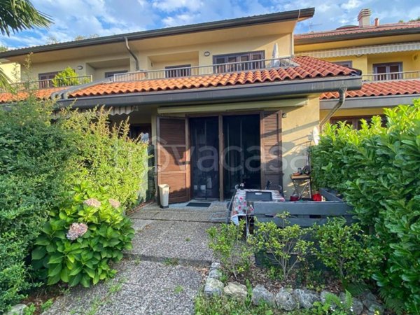 appartamento in vendita a Brezzo di Bedero in zona Brezzo