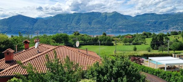 casa indipendente in vendita a Brezzo di Bedero in zona Brezzo