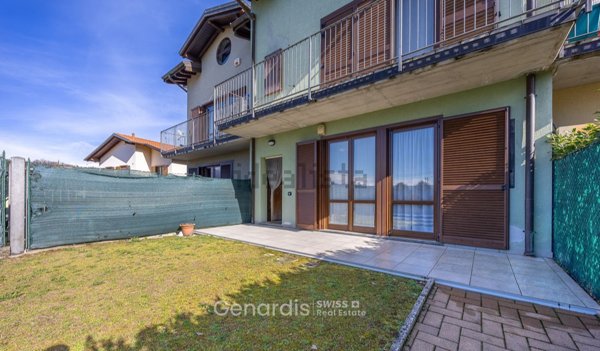 appartamento in vendita a Brezzo di Bedero in zona Bedero
