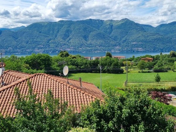 casa indipendente in vendita a Brezzo di Bedero in zona Brezzo