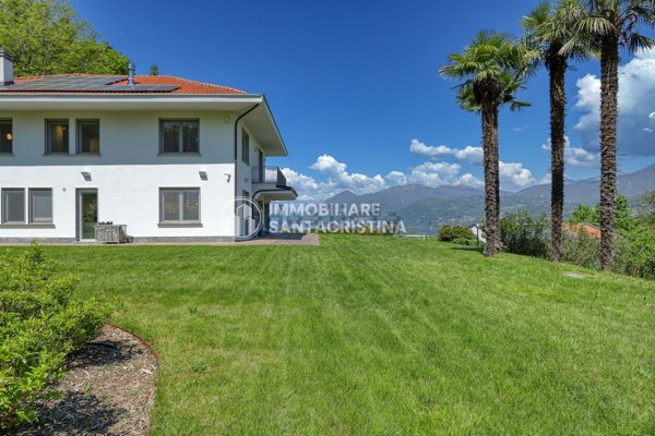 casa indipendente in vendita a Brezzo di Bedero in zona Bedero