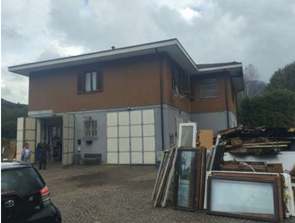 casa indipendente in vendita a Brinzio