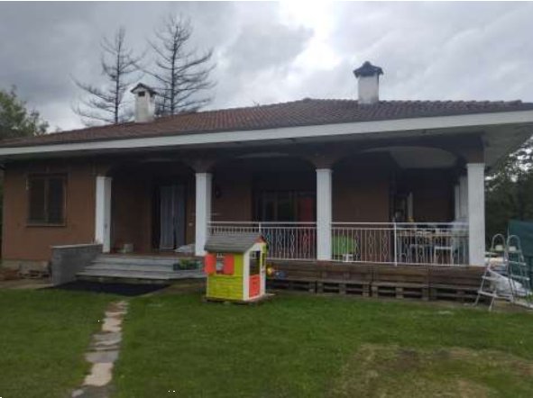 casa indipendente in vendita a Brinzio