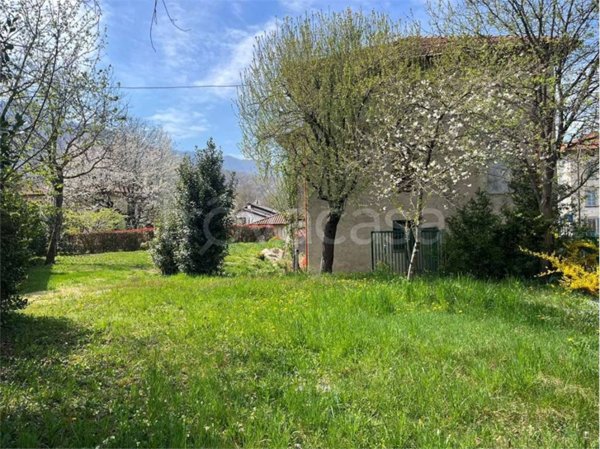 casa indipendente in vendita a Brinzio