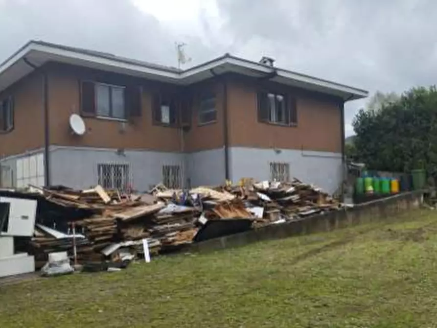 casa indipendente in vendita a Brinzio