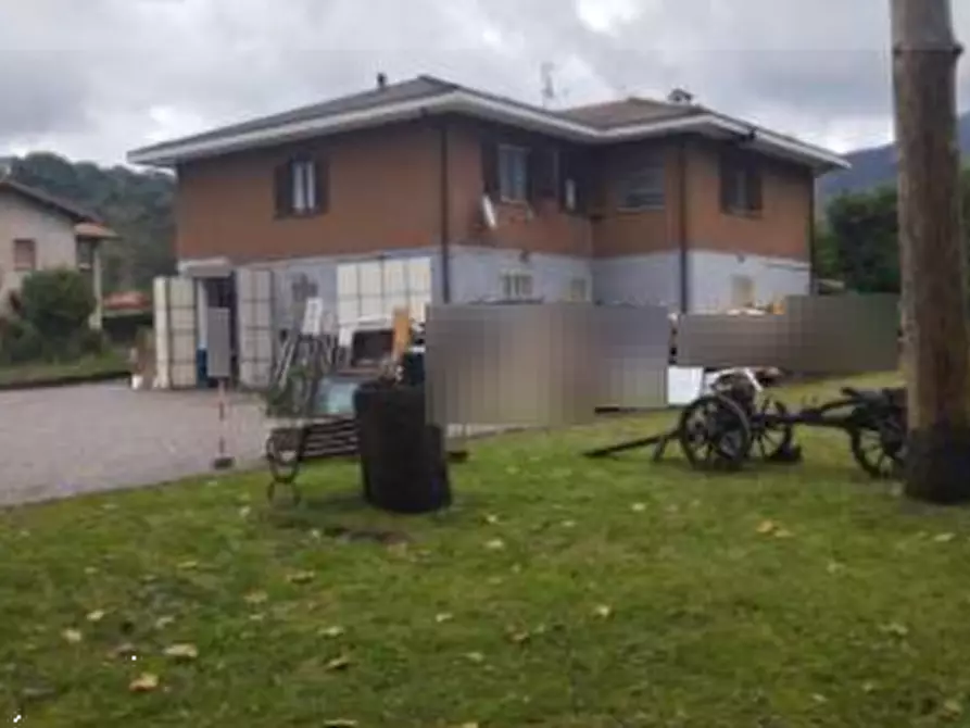 casa indipendente in vendita a Brinzio