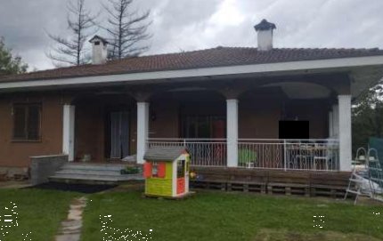 casa indipendente in vendita a Brinzio