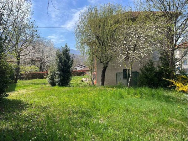 casa indipendente in vendita a Brinzio