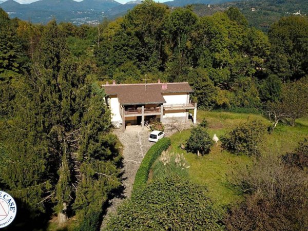 casa indipendente in vendita a Brissago-Valtravaglia