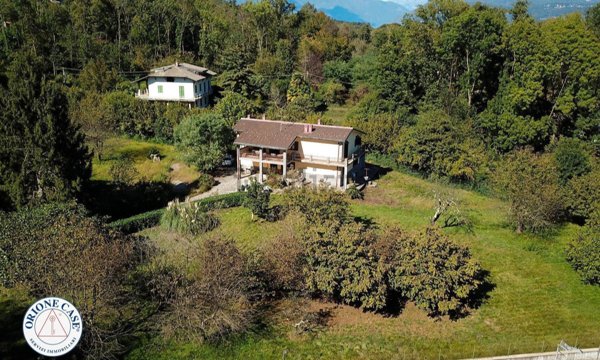casa indipendente in vendita a Brissago-Valtravaglia