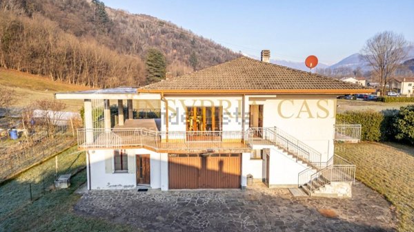 casa indipendente in vendita a Brissago-Valtravaglia