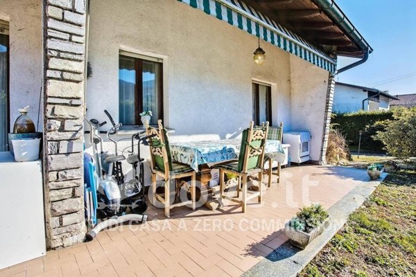 casa indipendente in vendita a Brissago-Valtravaglia
