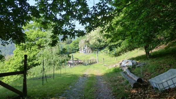casa indipendente in vendita a Brissago-Valtravaglia